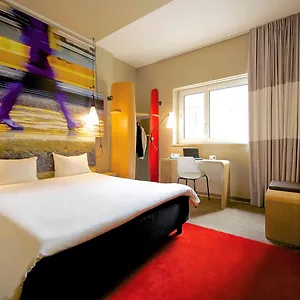 3* מלון Ibis Centro