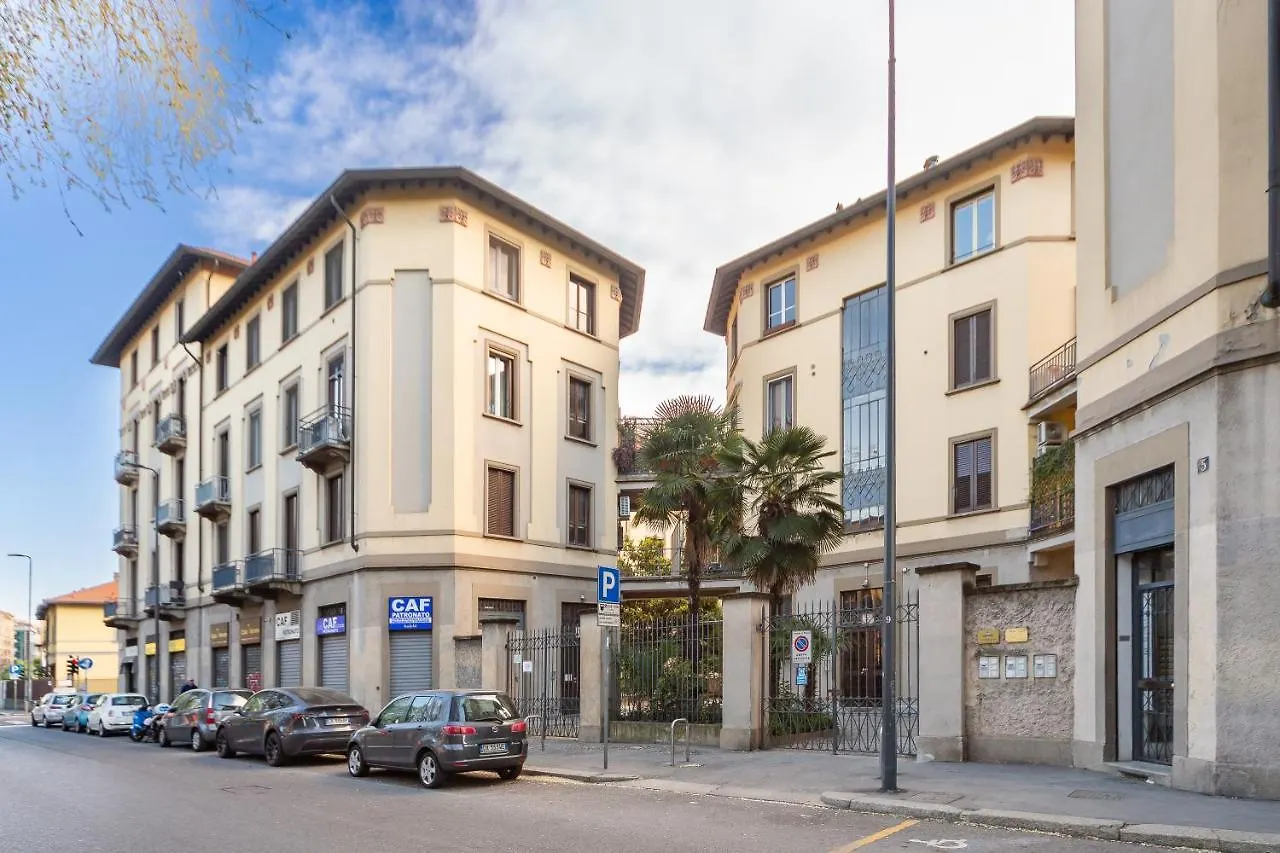Central Station-Duomo 10 Min Fast Wifi & Metro Milan 0*,  Italy